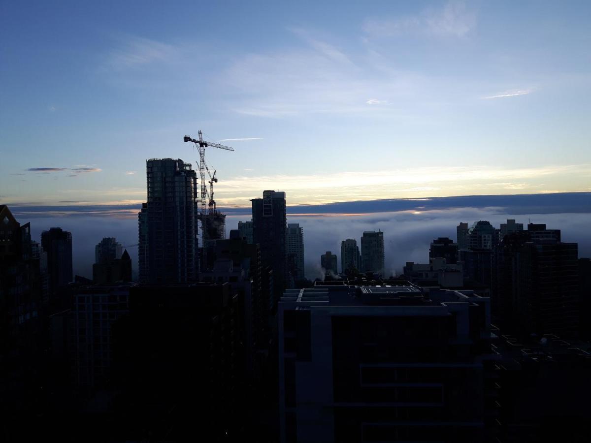 Your Alternative To A Five Star Hotel - Premium Location Vancouver Exterior foto