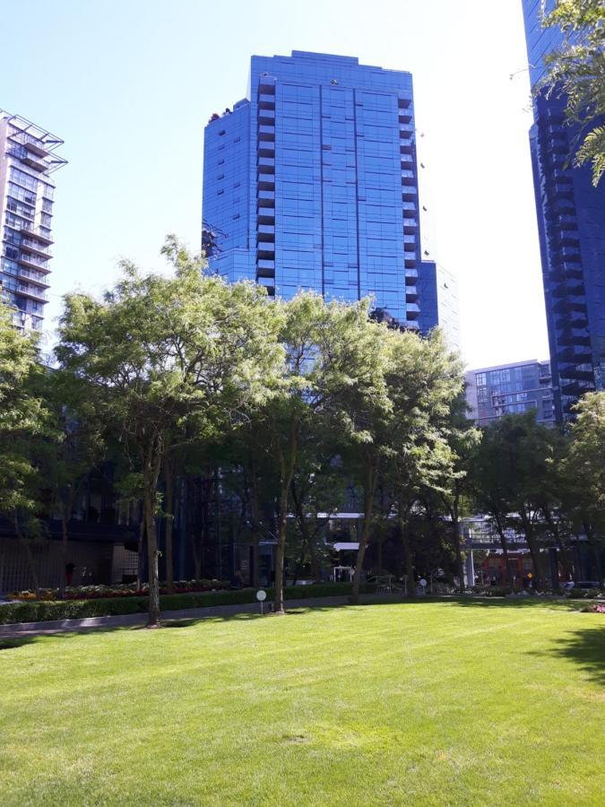 Your Alternative To A Five Star Hotel - Premium Location Vancouver Exterior foto