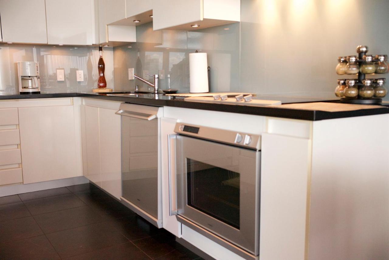 Your Alternative To A Five Star Hotel - Premium Location Vancouver Exterior foto