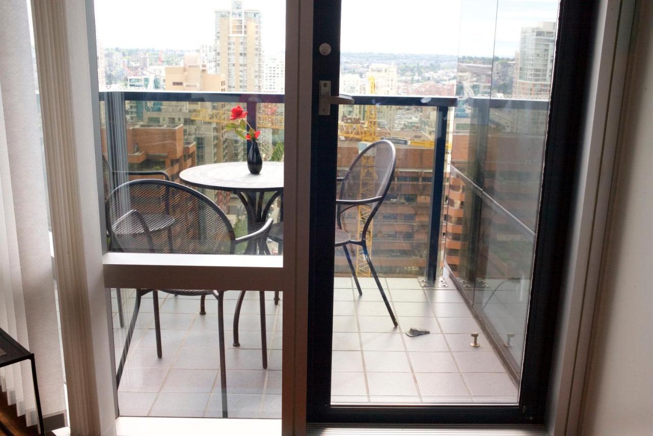 Your Alternative To A Five Star Hotel - Premium Location Vancouver Exterior foto