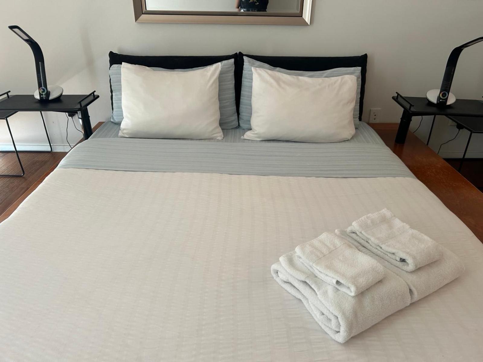 Your Alternative To A Five Star Hotel - Premium Location Vancouver Exterior foto